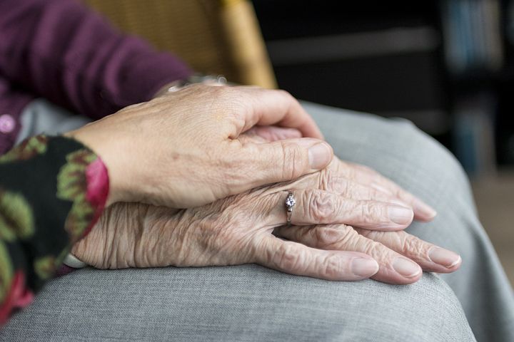 hand-2906458__480